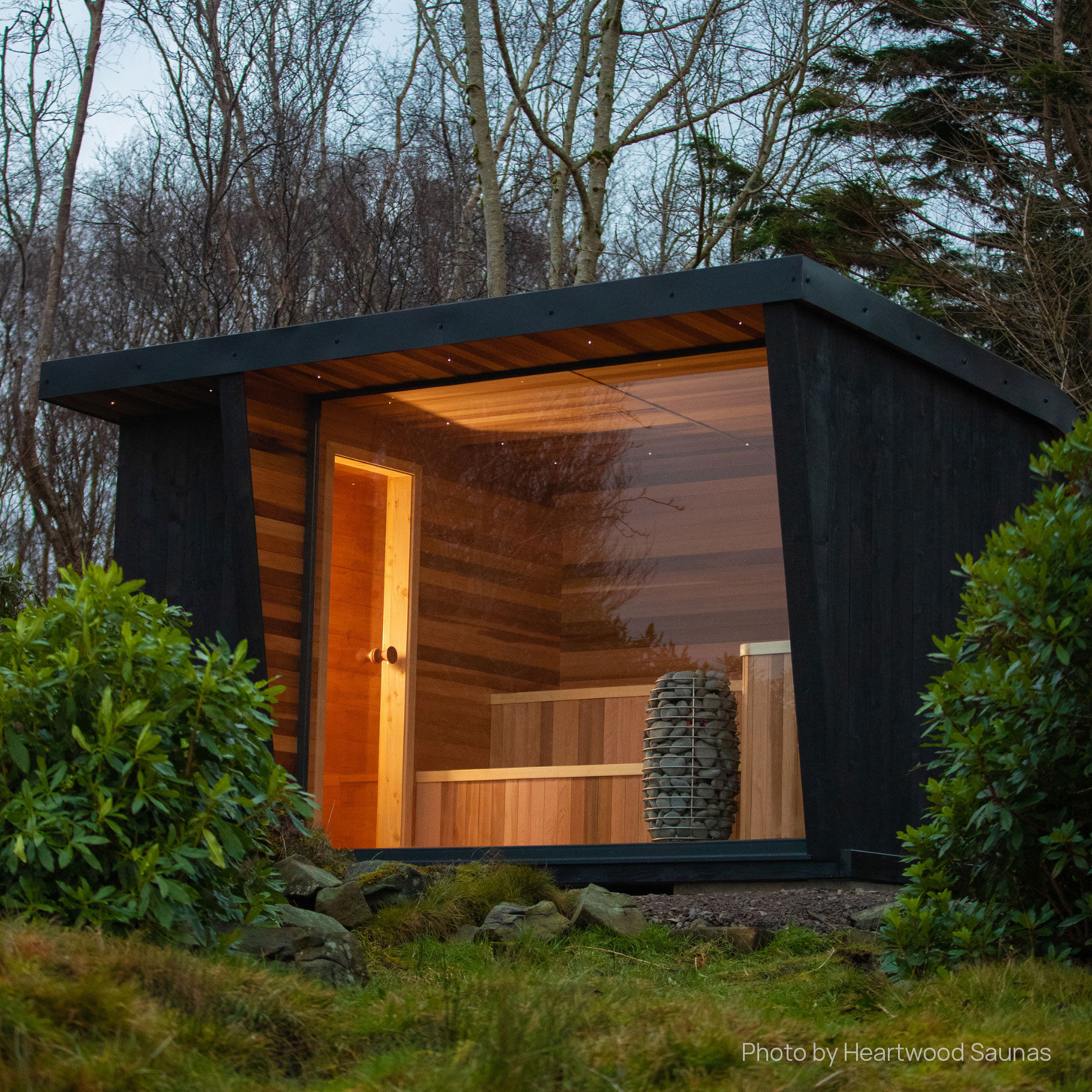 Aire X Sauna by Heartwood Saunas HUUM HIVE Mini